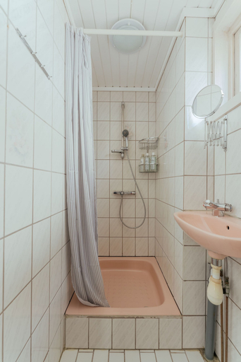 Bathroom 3, Charming 2Br Retreat In Vestmanna, Vestmanna
