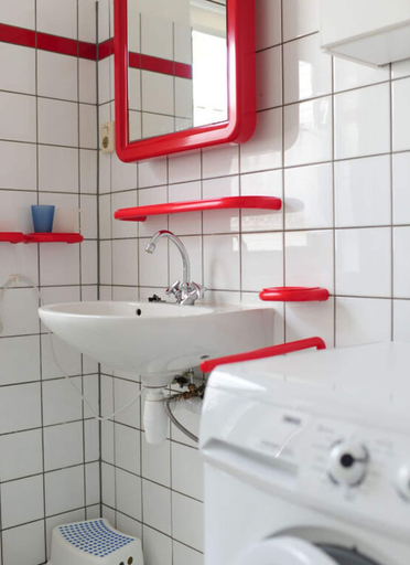Bathroom 2, Huijsmansverhuur Type B de Luxe Grevelingen 15, Goedereede