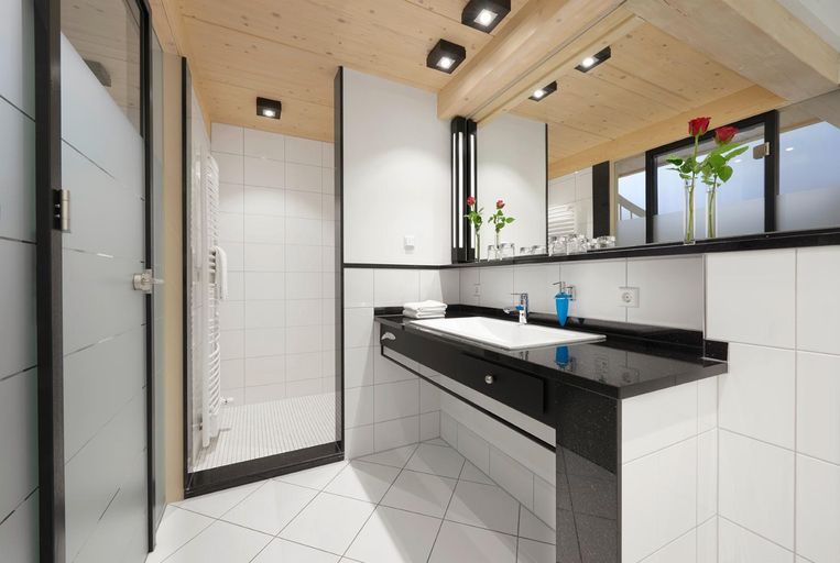 Bathroom 4, Landhotel Krone, Breisgau-Hochschwarzwald