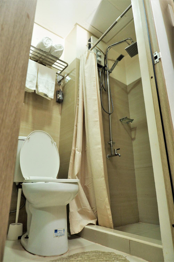 Bathroom 2, NAIA Airport 956 DYNASTEL SHORE Staycation, Pasay City