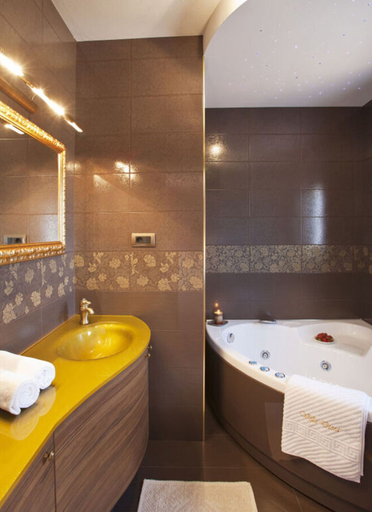 Bathroom 2, Diora - Thuis & Spa, Karojba