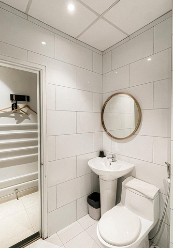 Bathroom 3, A IN HOTEL DEL LUNA, District 1