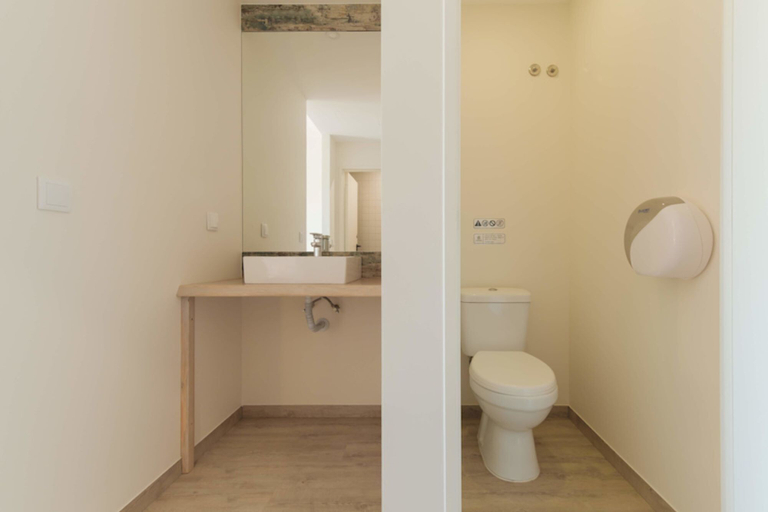 Bathroom 5, WOT Ericeira Surf Social, Mafra