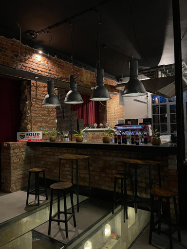Food & Drinks