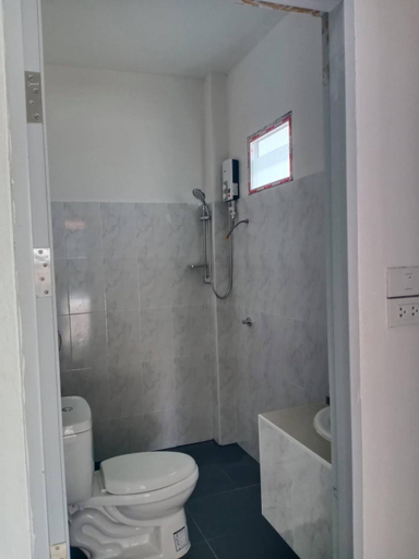 Bathroom 3, Tom's house, Khura Buri
