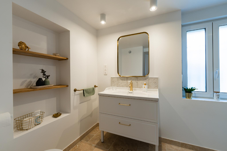 Bathroom 2, Le domaine de la Rhonelle, Nord