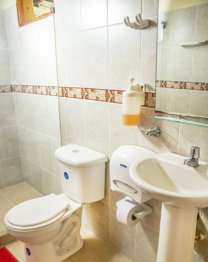 Bathroom 5, hostal san jorge, Pereira