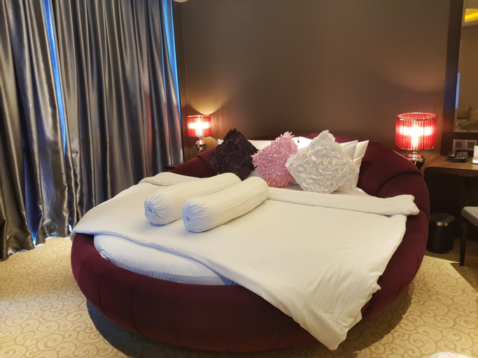 Bedroom 13