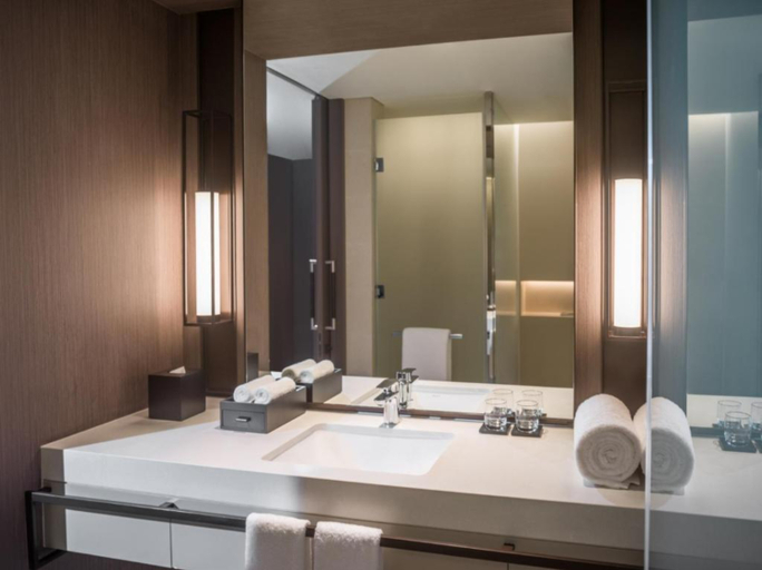 Bathroom 5, New World Hoiana Hotel, Da Nang