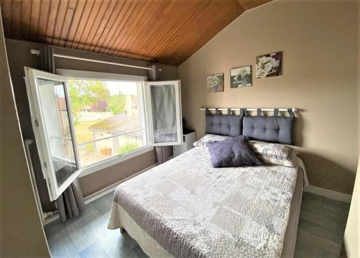 Bedroom 2, La petite auberge, Marne