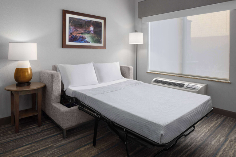 Bedroom 25