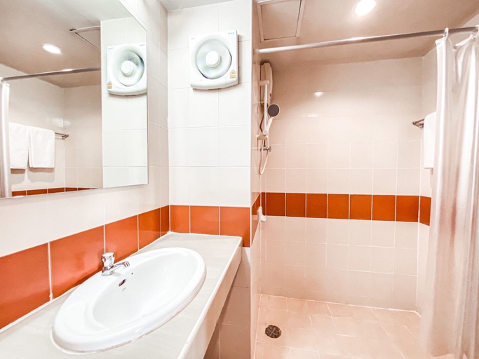 Bathroom 4, Piyada Residence by Nexottel, Pattaya