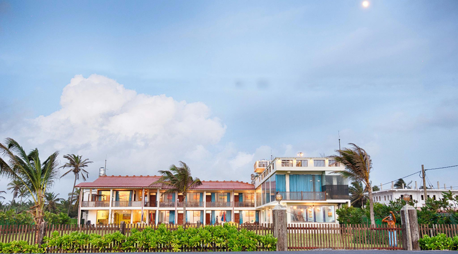 Exterior & Views 2, Calypso Sunset Beach Hotel, Mahawewa