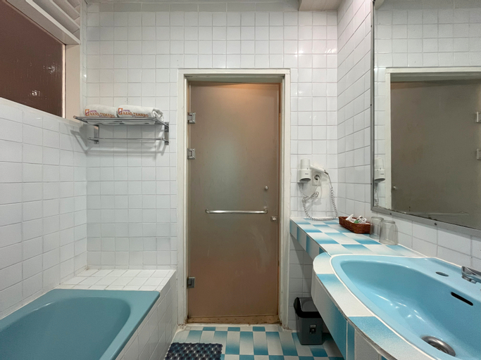 Bathroom 2