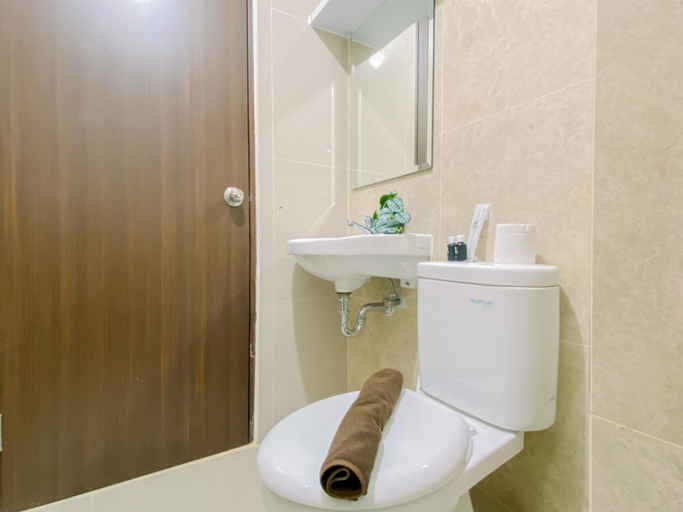 Bathroom 4, Good And Warm 2Br At Transpark Cibubur Apartment, Depok