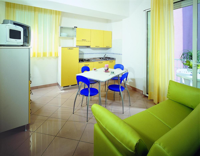 Others 5, Residence Queen Mary, Rimini