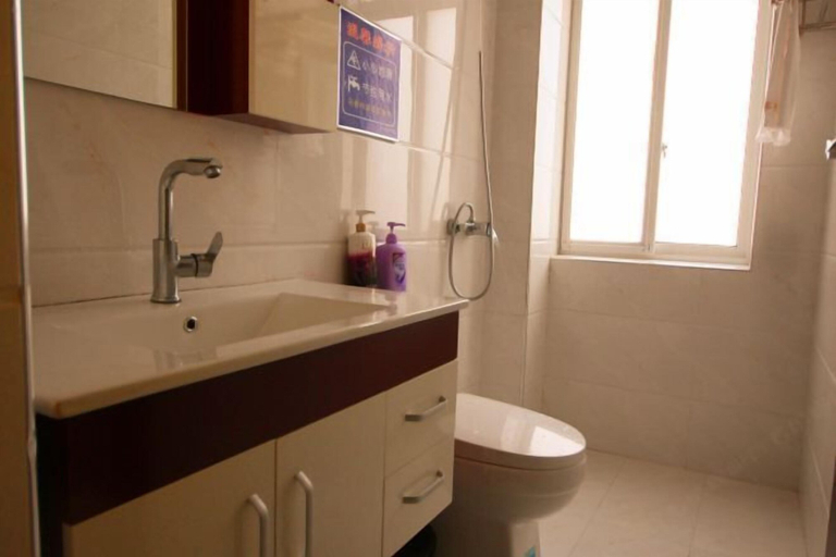 Bathroom, Haiyun Inn, Huangshan