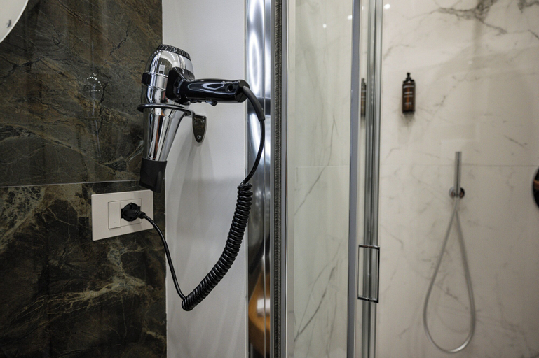 Bathroom 9