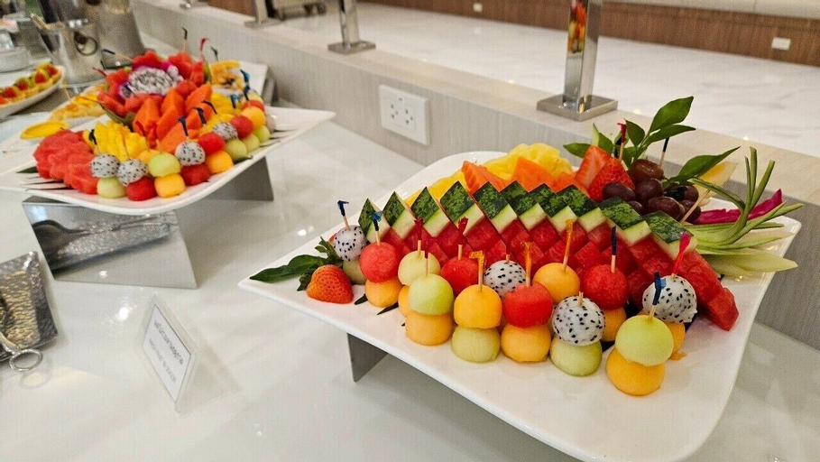 Food & Drinks 11