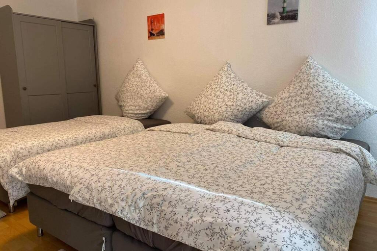 Others 2, Beste Lage in Rostock: 2-Zimmerwohnung mit Balkon im 1.OG, Rostock