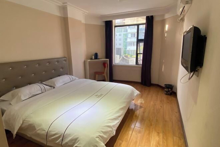 Bedroom 3, Huayi Business Hotel, Wuhan