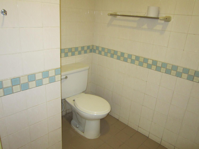 Bathroom 3, Paradise Lagoon Apartment, Port Dickson