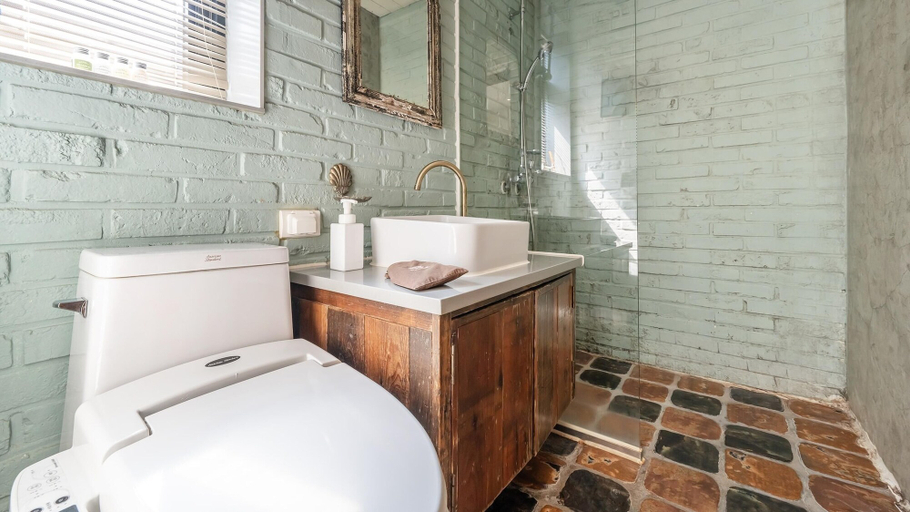 Bathroom 3, Yeongheungdo Boutiquepassecomposepension, Ongjin