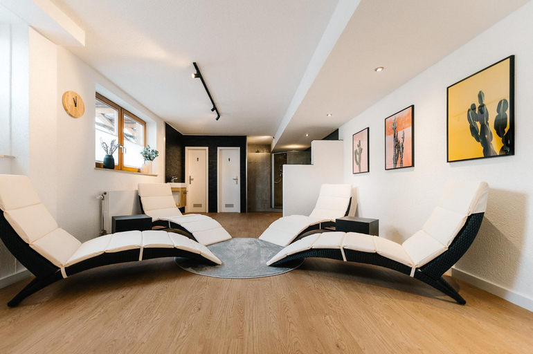 Others 4, Moderne 2 Zi.FeWo BlackForest Art Nahe Freiburg, Emmendingen