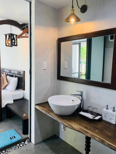 Bathroom 5, La Y Riverview, Phú Vang