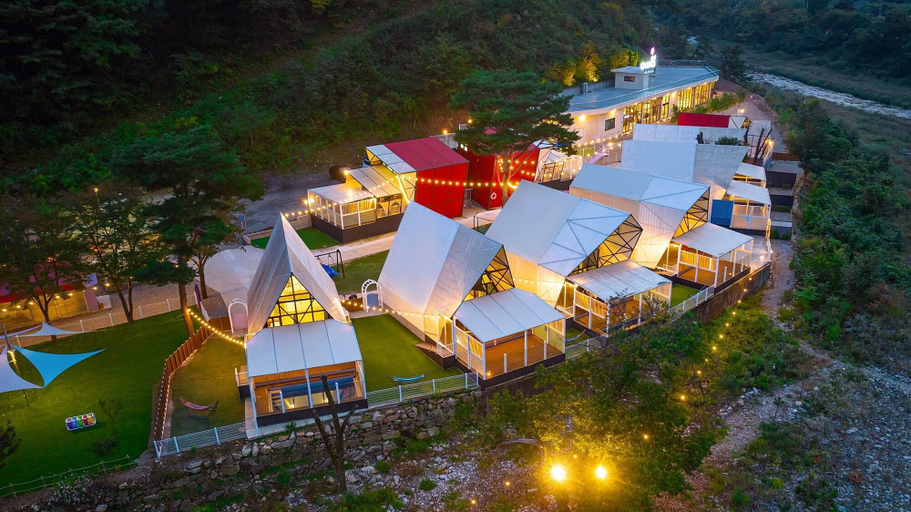 Exterior & Views 1, Gapyeong Iseom Poolvilla Pension, Gapyeong