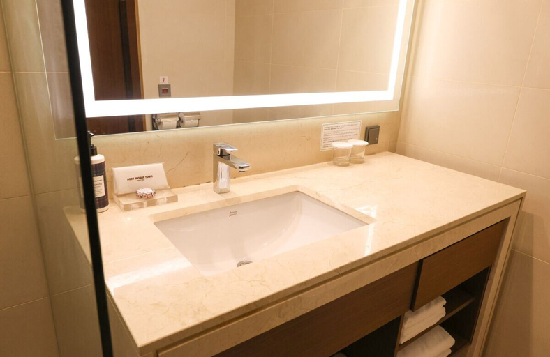 Bathroom 5, Skypark Central Seoul Pangyo, Seongnam