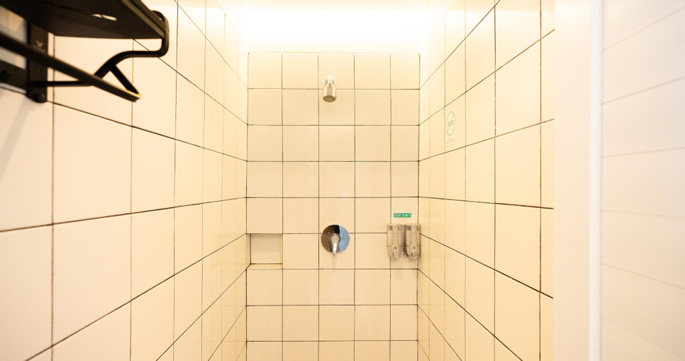 Bathroom 8