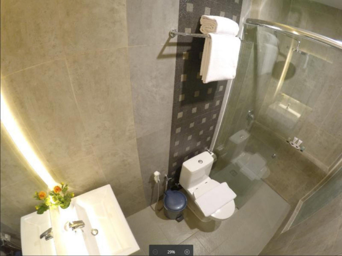 Bathroom 15
