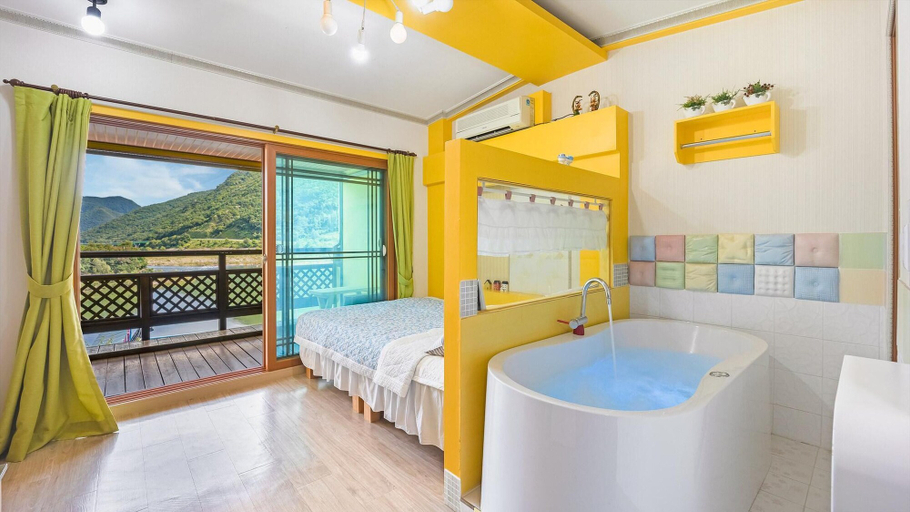 Bathroom 4, Yeongwol Gangeulpumeunsoo Pension, Yeongwol