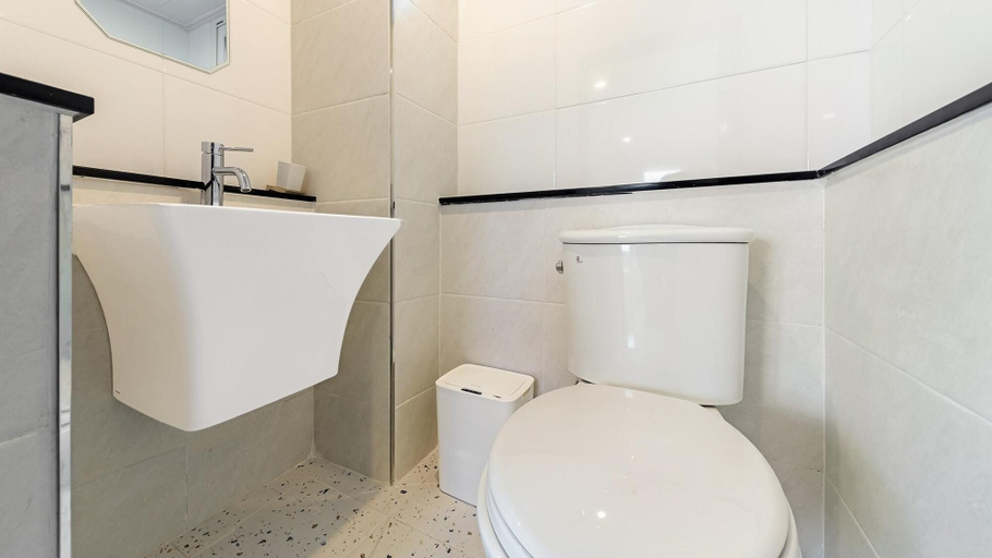 Bathroom 4, Gapyeong Haneul Sanchaek Poolvilla Pensi, Gapyeong