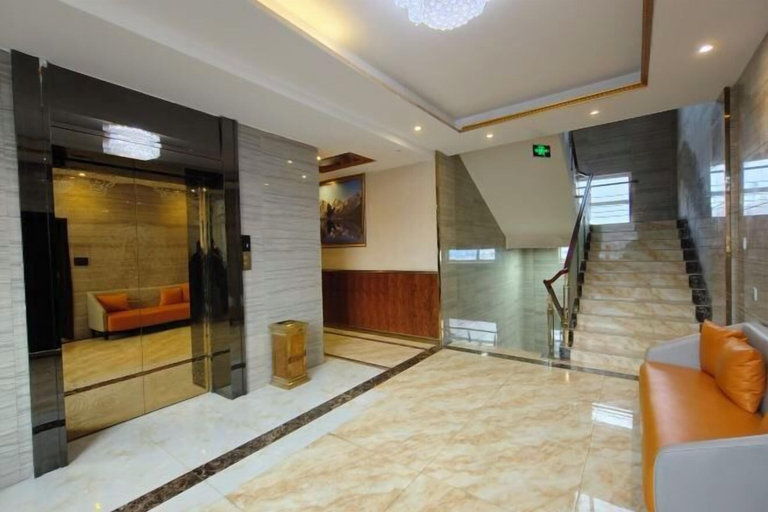 Others 5, Ximucuo Hotel, Golog Tibetan
