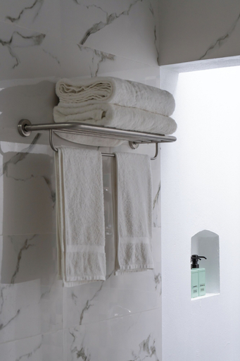Bathroom 4, Vaali Maldives Island Escapes & Dive, Vaavu Atoll