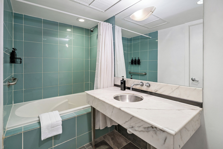 Bathroom 5, Kasa La Flora Miami Beach, Miami-Dade