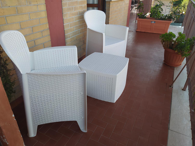 Others 2, Casa Latiini 1-2, Latina