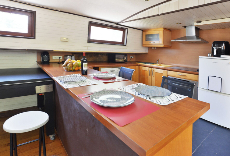 Shared kitchen 5, Peniche Refuge Seine, Essonne