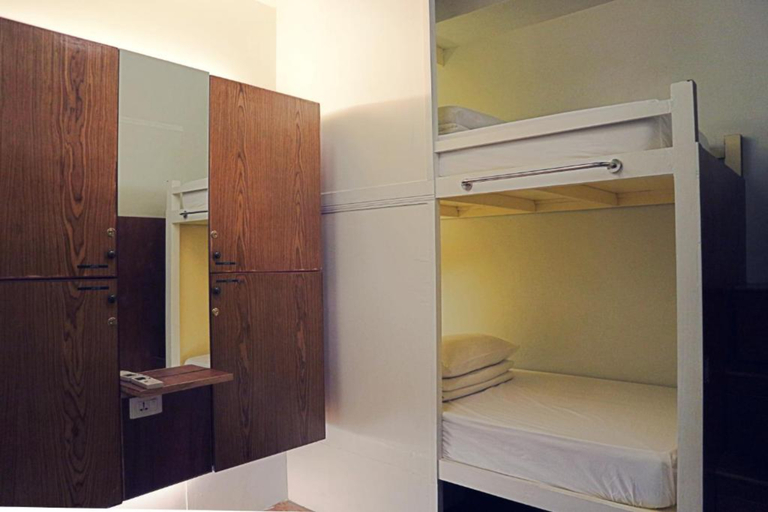Bedroom 4, Suneta Hostel Khaosan, Phra Nakhon