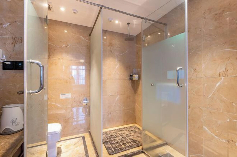 Bathroom 11