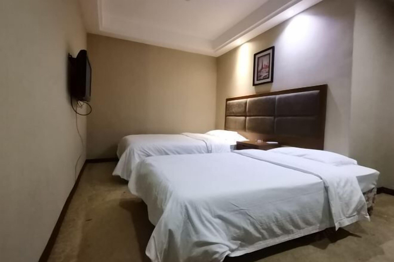 Bedroom 2, Teng Chuan Hotel, Enshi Tujia and Miao