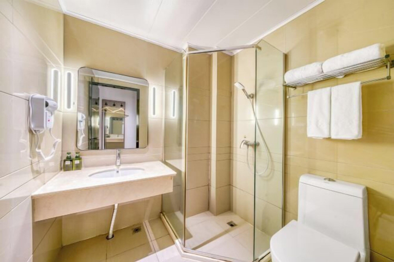 Bathroom 3, Wenzhou Royal Fashion Hotel, Wenzhou
