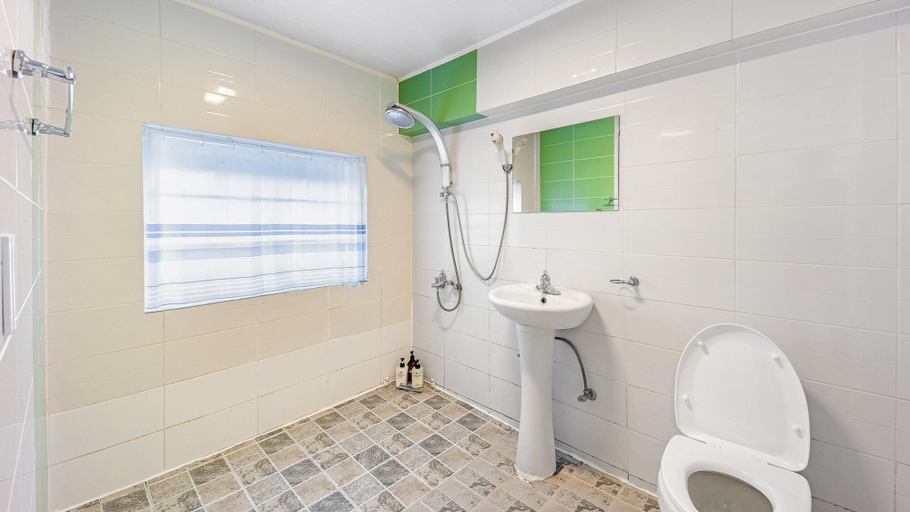 Bathroom 3, Gapyeong Bonita Pension, Gapyeong