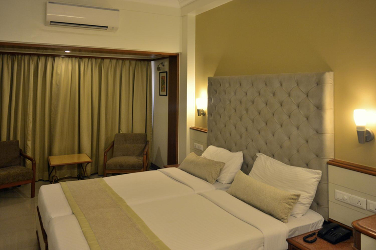 Bedroom 3, Hotel Shree Panchratna, Pune