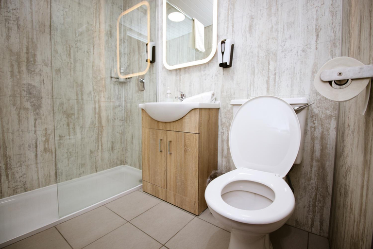 Bathroom 5, Ambassador Hotel, Glasgow
