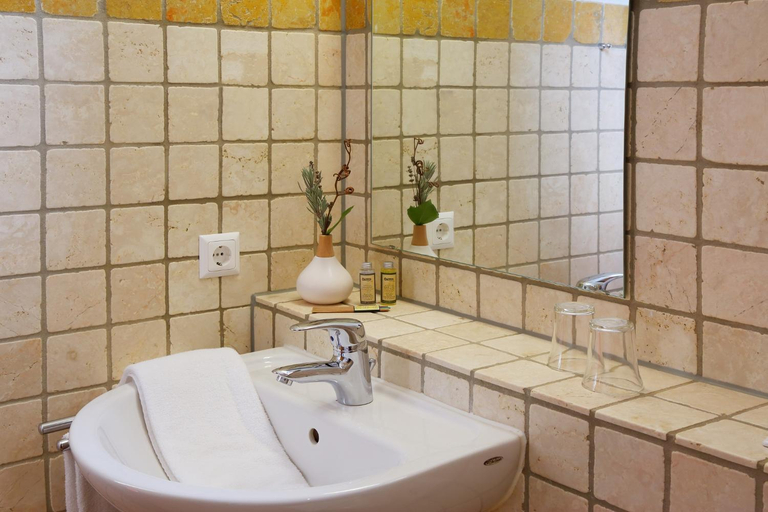 Bathroom 3, Weinhof am Nussbaum, Kitzingen
