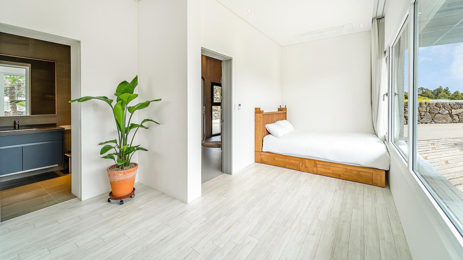 Bedroom 3, Jeju Themoon Poolvilla, Jeju