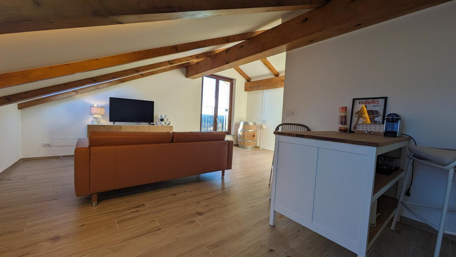Others 2, Charming Barolo Wine Loft, Cuneo
